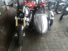 Une Commando 961 Sport gris Manx avec le side-car assorti