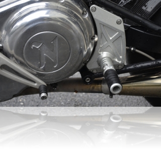 Norton Commando 961 Cafe Racer - Cale-pieds